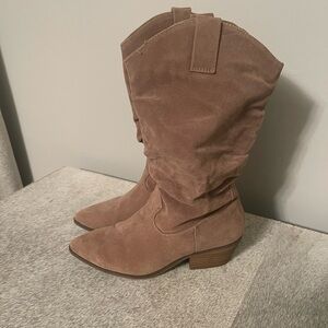 Chic Tan Suede Heeled Boots